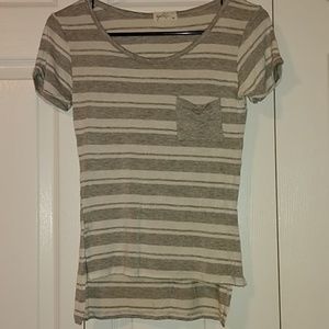 Pocket t shirt grey and white